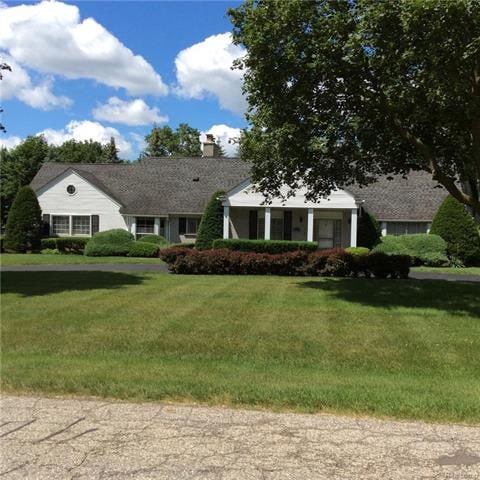 6894 Halyard Rd, Bloomfield Hills, MI 48301 - photo 1