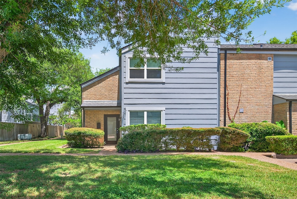 For Sale $275,000 • Co-Listing Agent