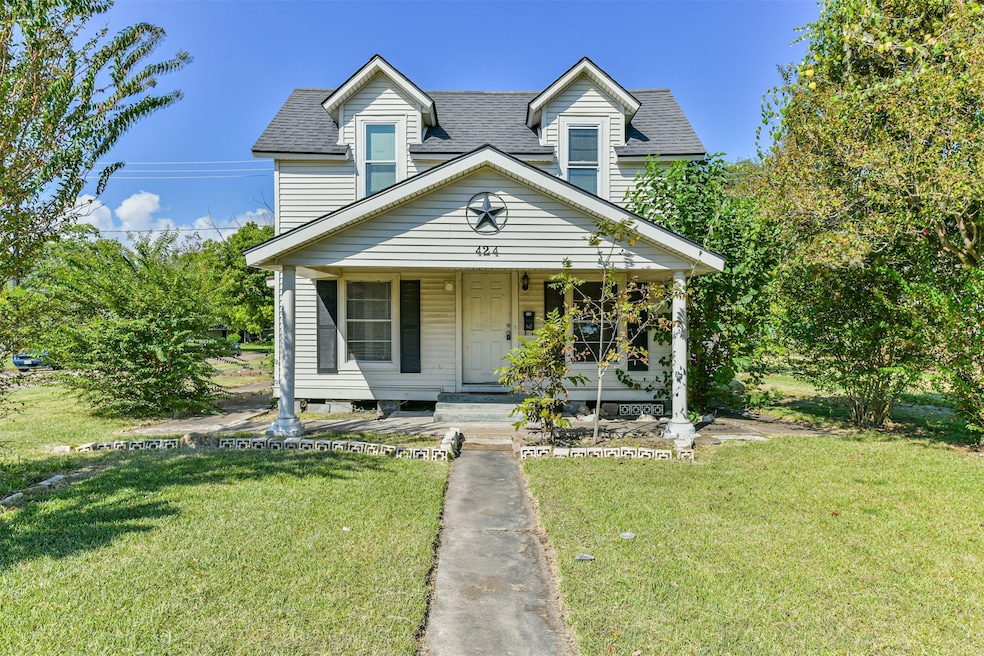 424 S Broadway St, La Porte, TX 77571 - photo 1
