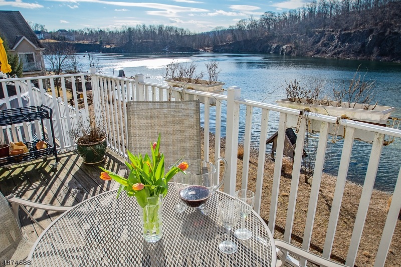 87 Spruce Ln, North Haledon, NJ 07508 - photo 1