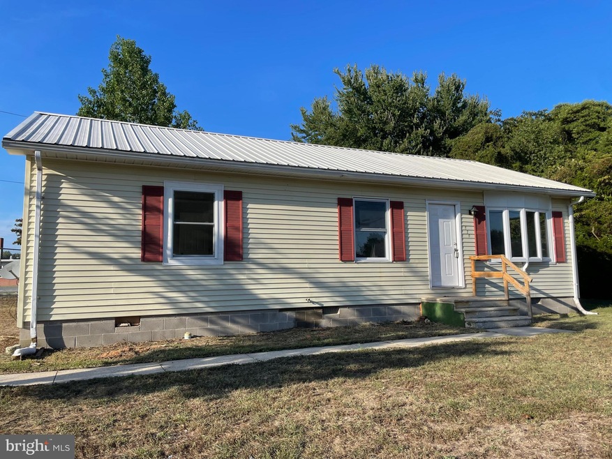 529 W 7th St, Laurel, DE 19956 - photo 1