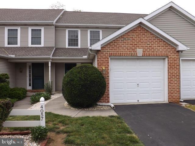 4057 Buttonwood Dr, Mount Joy, PA 17552 - photo 1