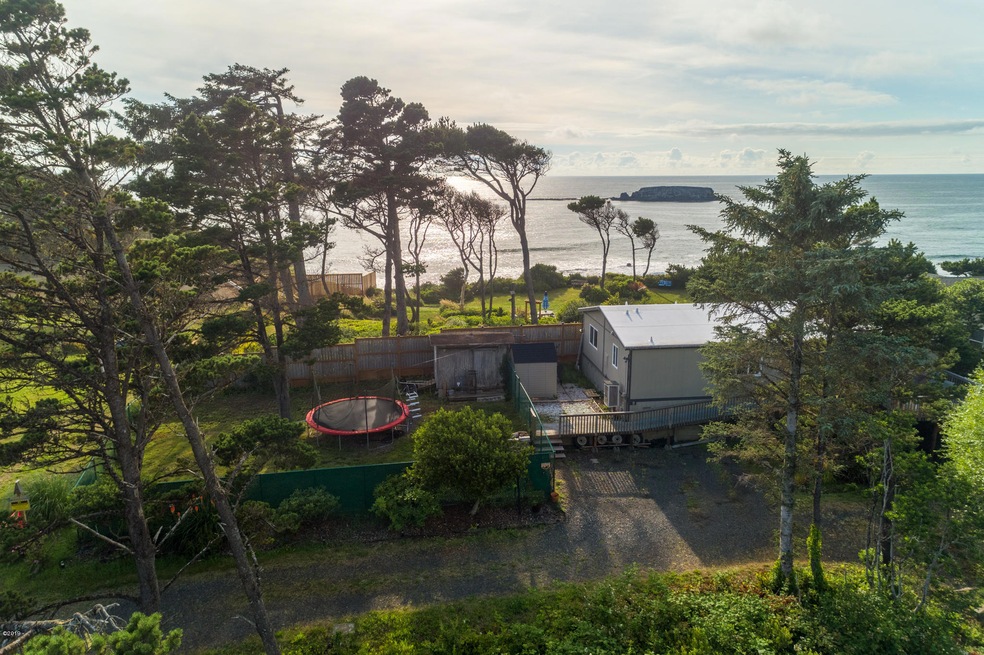 835 2nd St, Otter Rock