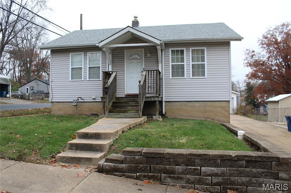 2301 Burns Ave, Saint Louis, MO 63114 - photo 1