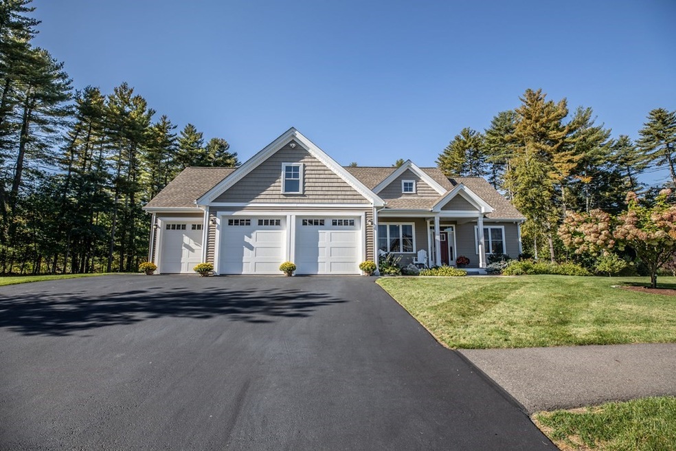 33 Legacy Dr, Nashua, NH 03062 - photo 1