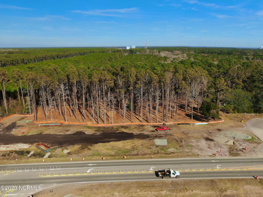 1676 N Howe St, Southport, NC 28461 - photo 1