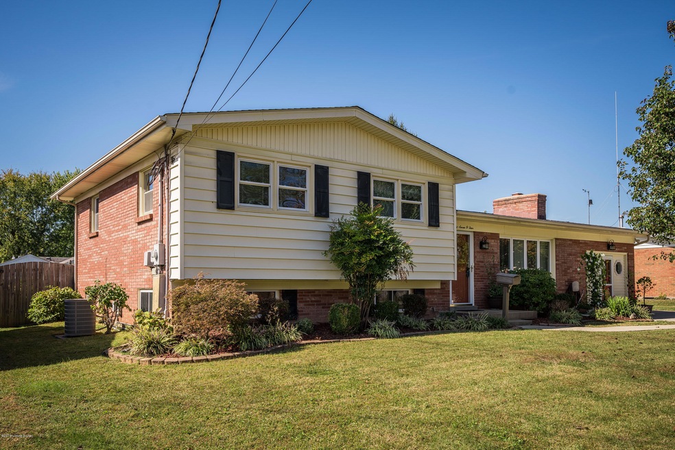 8704 Cottingham Way-01