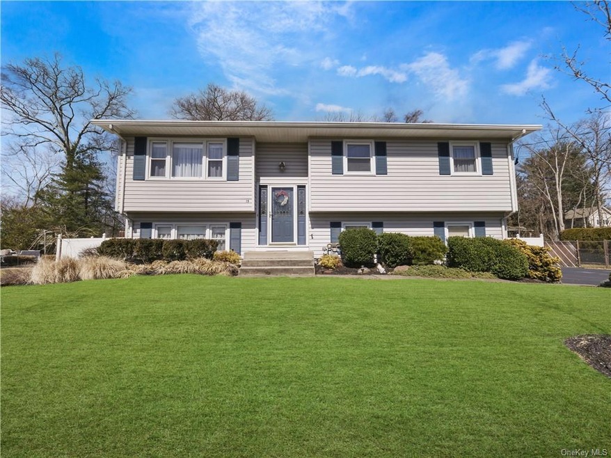 15 Kohler Ct, Congers, NY 10920 - photo 1