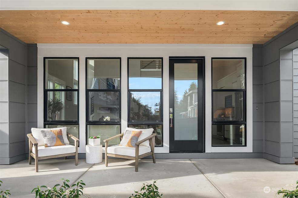 Sold $924,995 • Co-Listing Agent