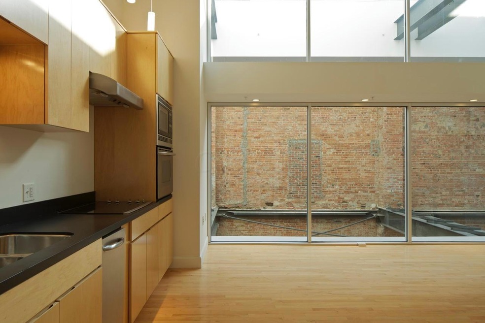 atrium_lofts_704_04