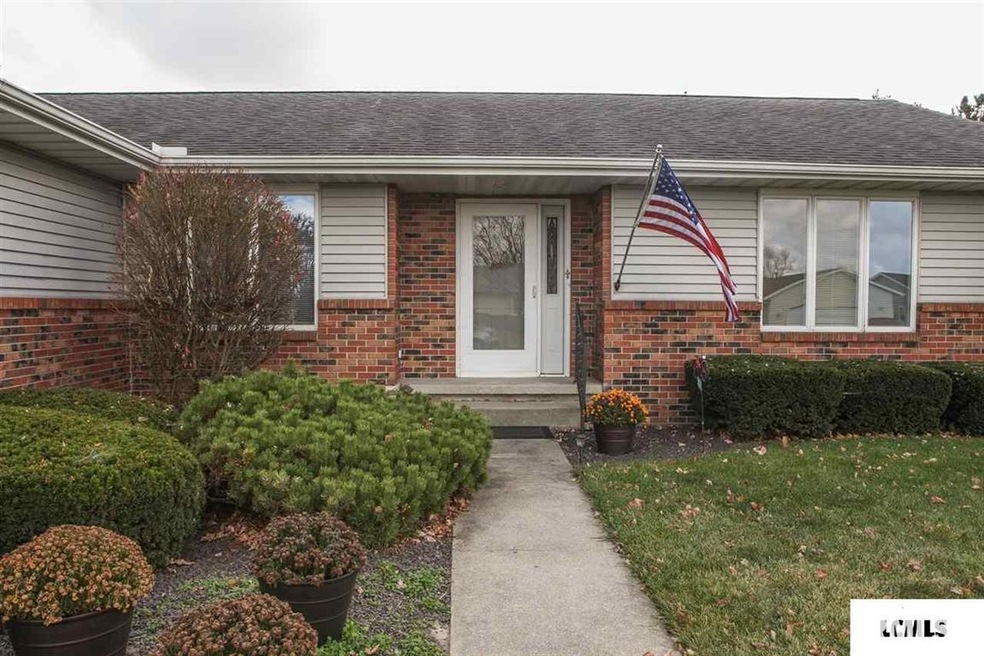 265 Lincoln Ave, Lincoln, IL 62656 - photo 1