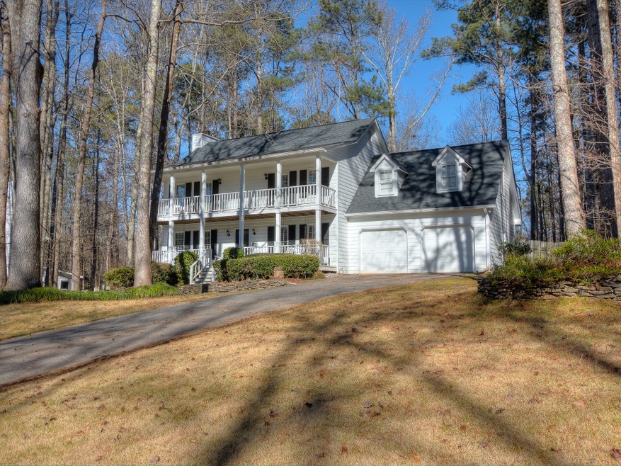 Southern Charm within walking distance to downtown