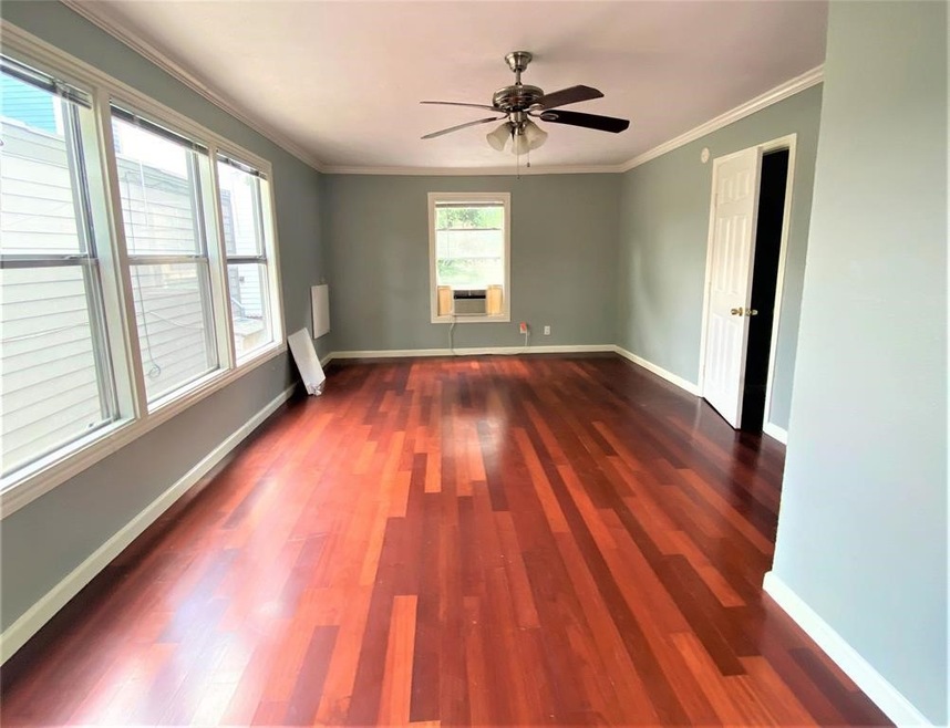 911 Byrne St unit 7, Houston, TX 77009 - photo 1