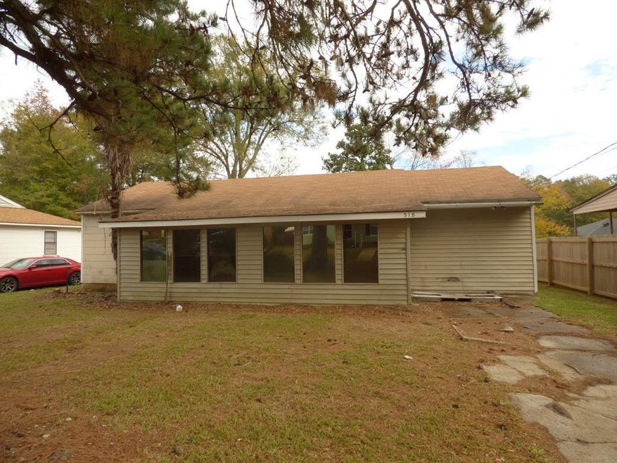 518 Hillcrest Ave, McComb, MS 39648 - photo 1