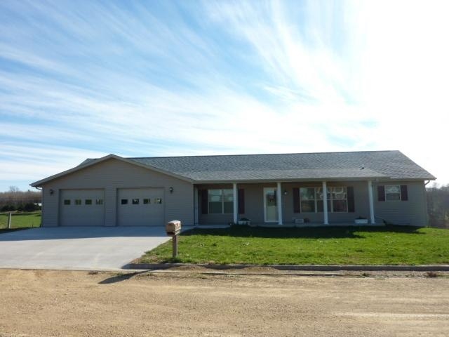 109 Spruce Park Dr, Potosi, WI 53820 - photo 1