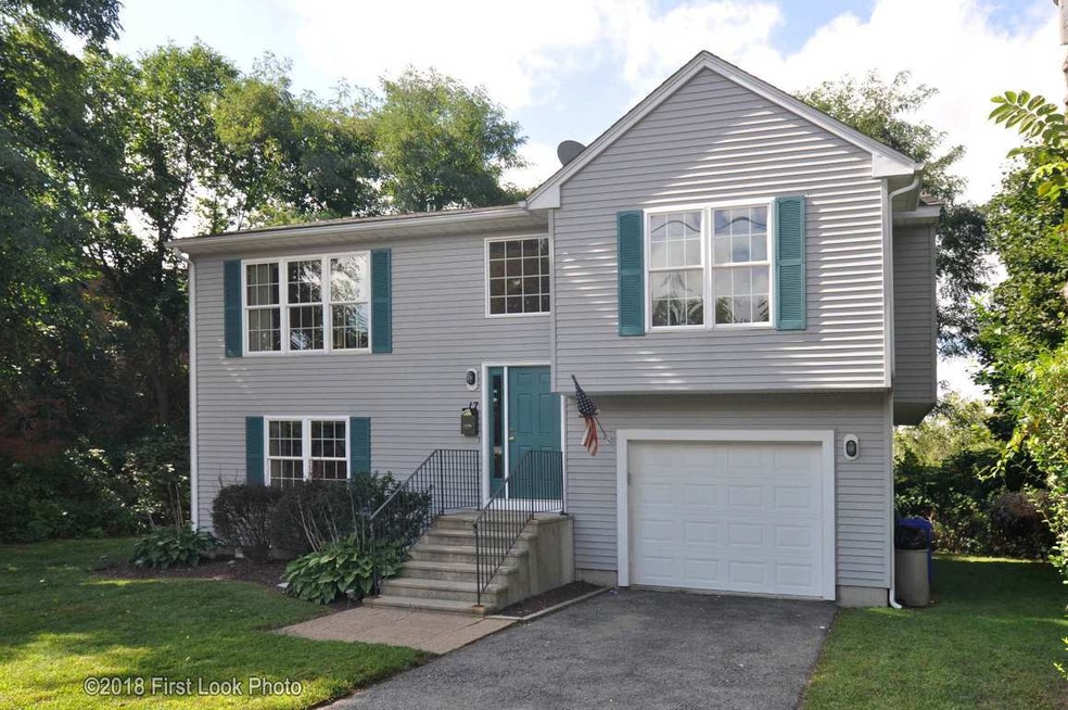 17 Maple Ave, Smithfield, RI 02917 - photo 1