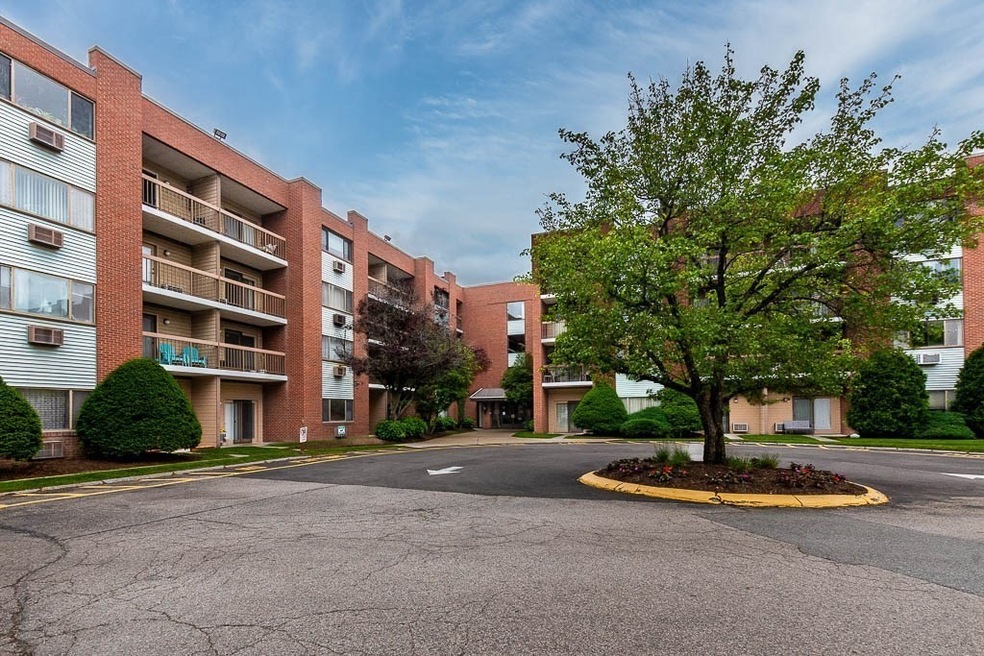 Highview Park Condominiums unit 306, West Roxbury, MA 02132 - photo 1