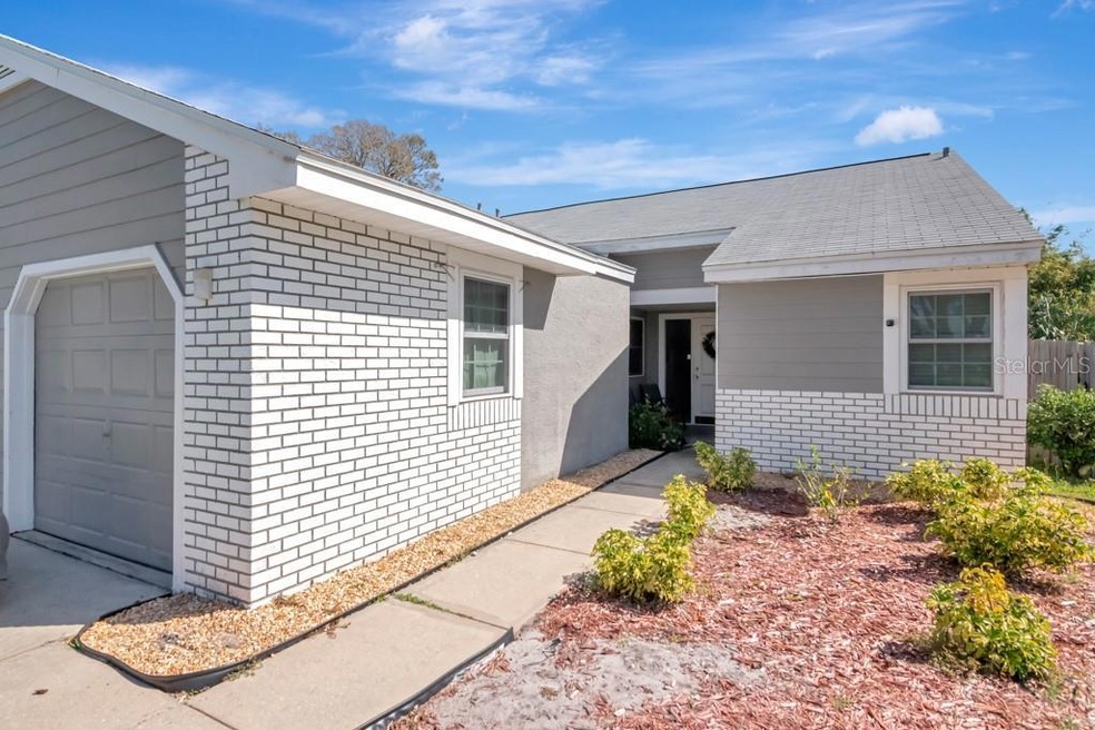 341 Hibiscus Dr, Palm Harbor, FL 34684 - photo 1