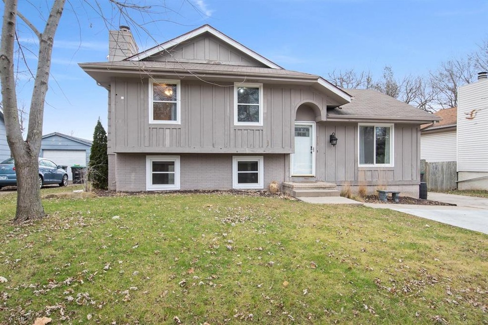 712 E Spring St, Des Moines, IA 50315 - photo 1