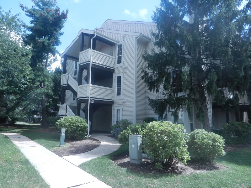 531 Clubhouse Ct unit 5, Union, NJ 07083 - photo 1