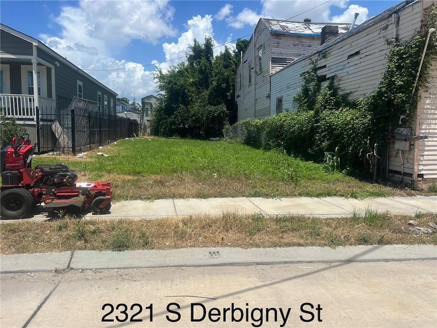 2321 S Derbigny St, New Orleans, LA 70125 - photo 1