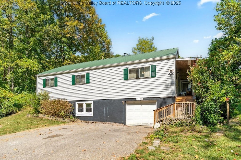 1331 Rabel Mountain Rd, Charleston, WV 25309 - photo 1