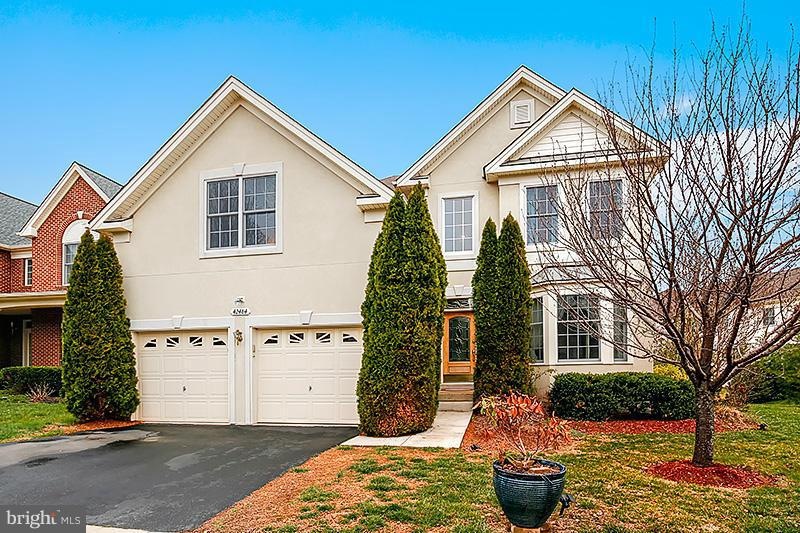 42484 Unicorn Dr, Chantilly, VA 20152 - photo 1