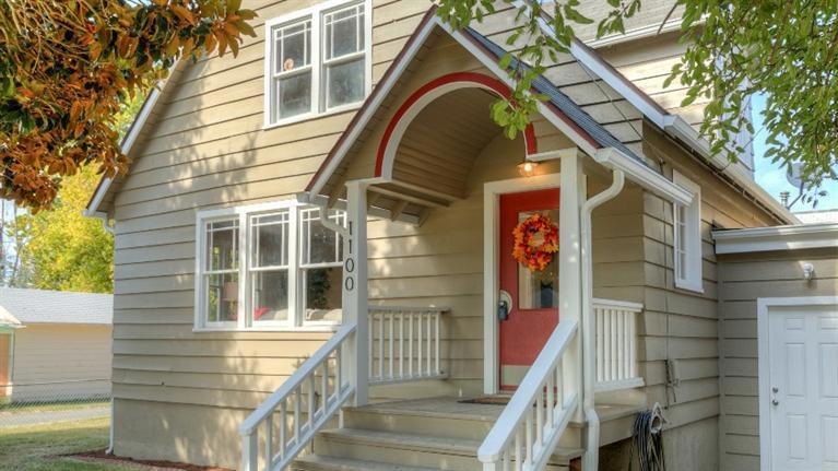 1100 SW L St, Grants Pass, OR 97526 - photo 1