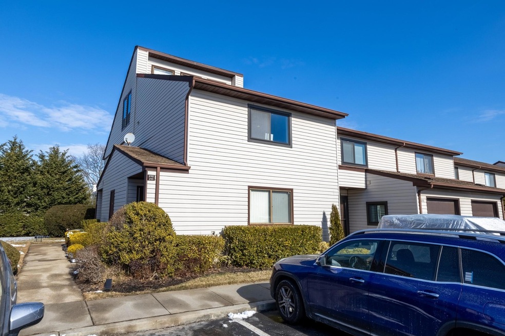 100 Daly Blvd unit 2112, Oceanside, NY 11572 - photo 1