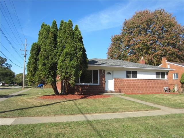 SUPER SHARP 3 BEDROOM BRICK RANCH