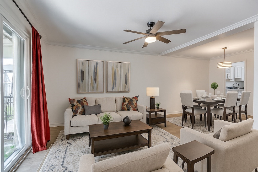 10216 Regal Oaks Dr unit C, Dallas, TX 75230 - photo 1