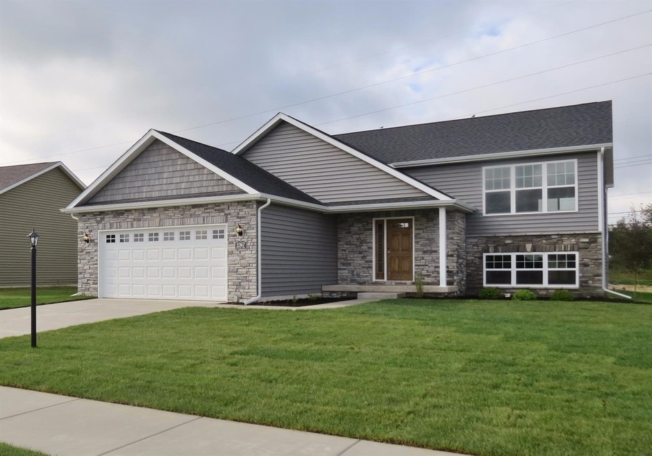 5367 Woodland Dr, Crown Point, IN 46307 - photo 1