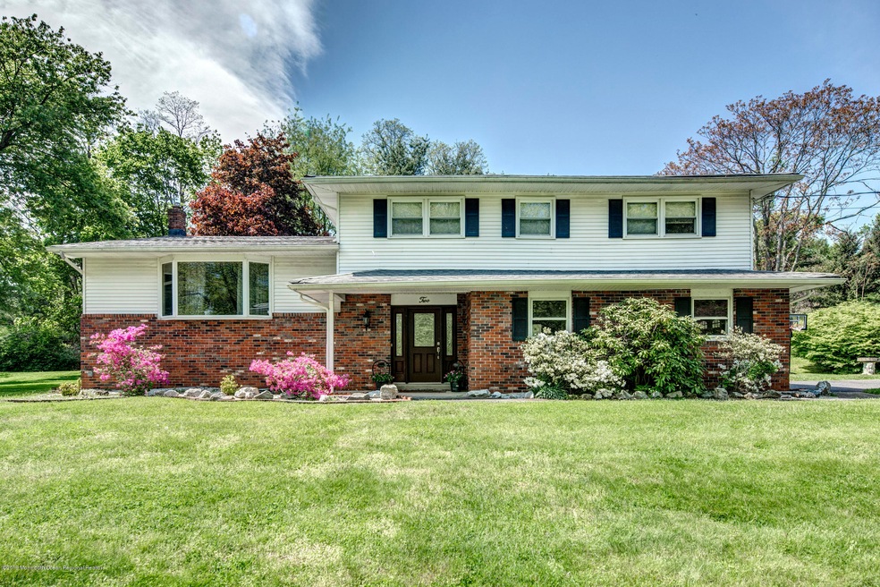 01_House Front