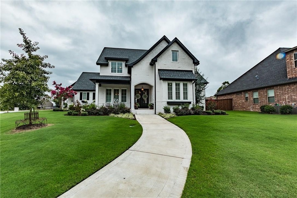 Welcome to 3131 Laurel Circle in prestigious Oak T
