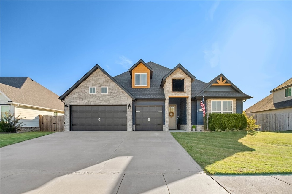 921 Red Maple St, Centerton, AR 72719 - photo 1