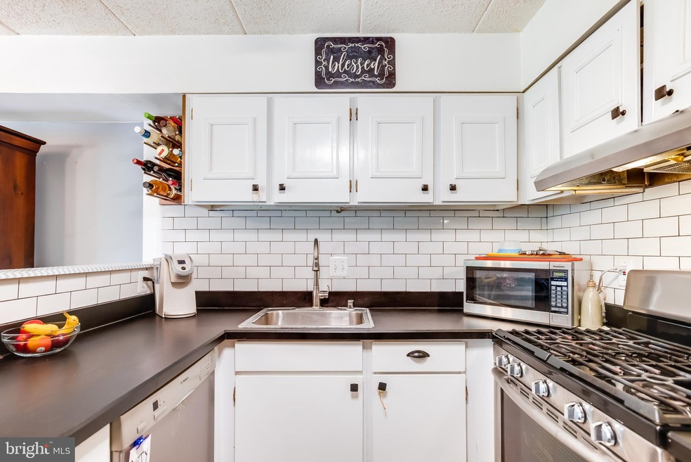 5659 Harpers Farm Rd unit A, Columbia, MD 21044 - photo 1