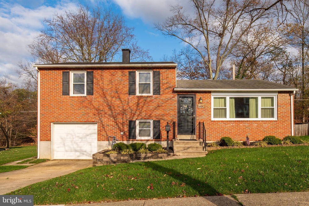 221 Worthmont Rd, Catonsville, MD 21228 - photo 1