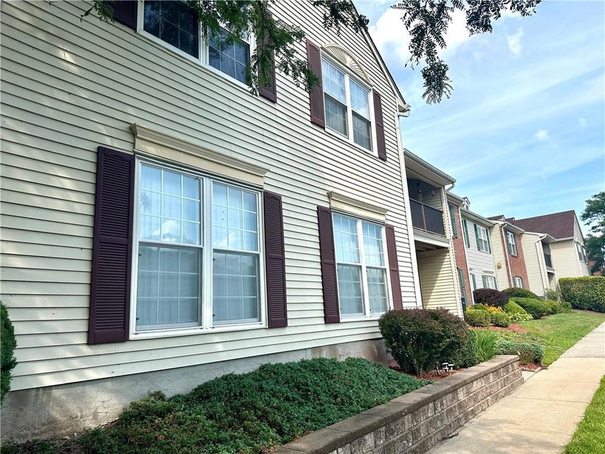 112 Cartwheel Ct unit 27, Washingtonville, NY 10992 - photo 1