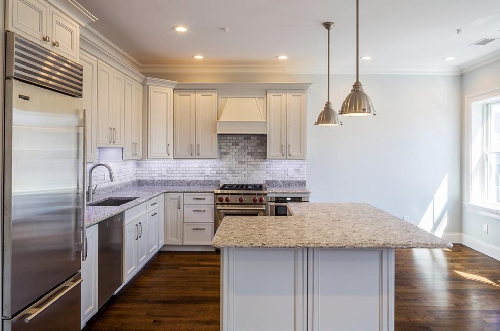 142 Fuller St unit 4, Brookline, MA 02446 - photo 1