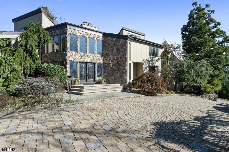 4 Post Ln, Livingston, NJ 07039 - photo 1