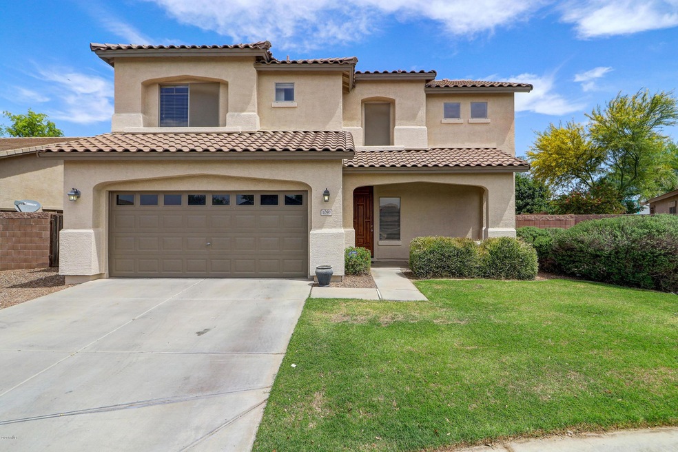 Beautiful curb appeal!