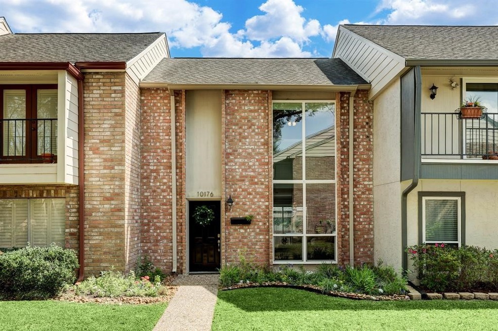 10176 Longmont Dr unit 433, Houston, TX 77042 - photo 1