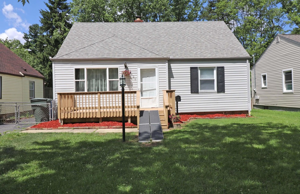 Beautifully updated 3 BR Cape