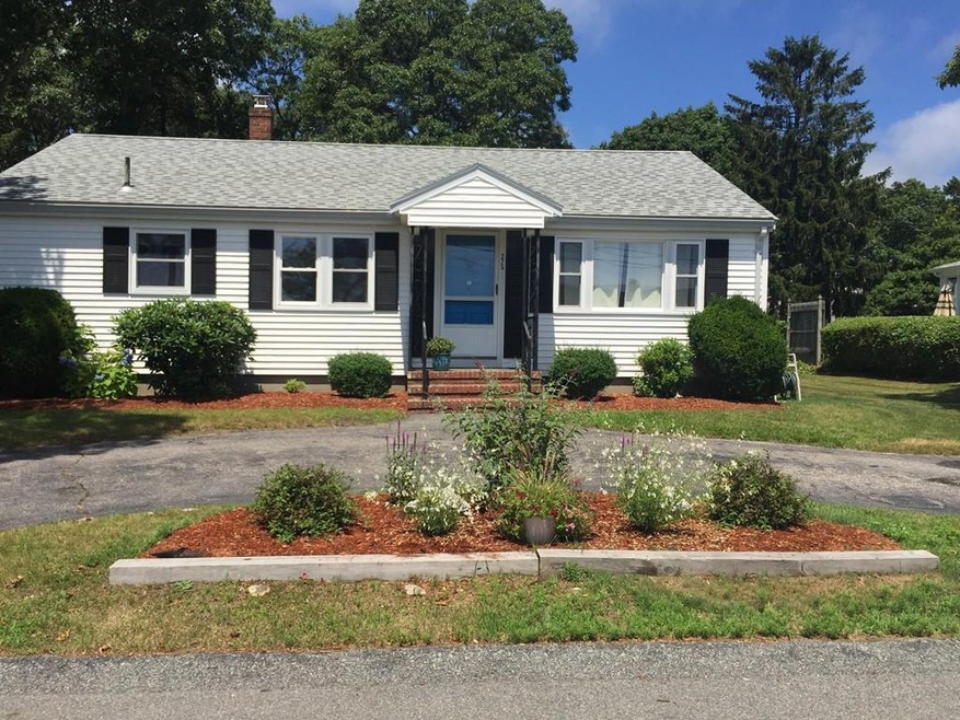 275 Edgewater Dr E, East Falmouth, MA 02536 - photo 1