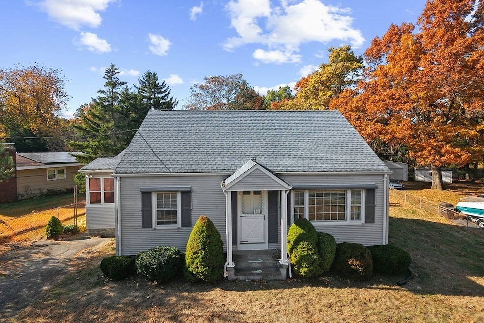 261 West St, Ludlow, MA 01056 - photo 1