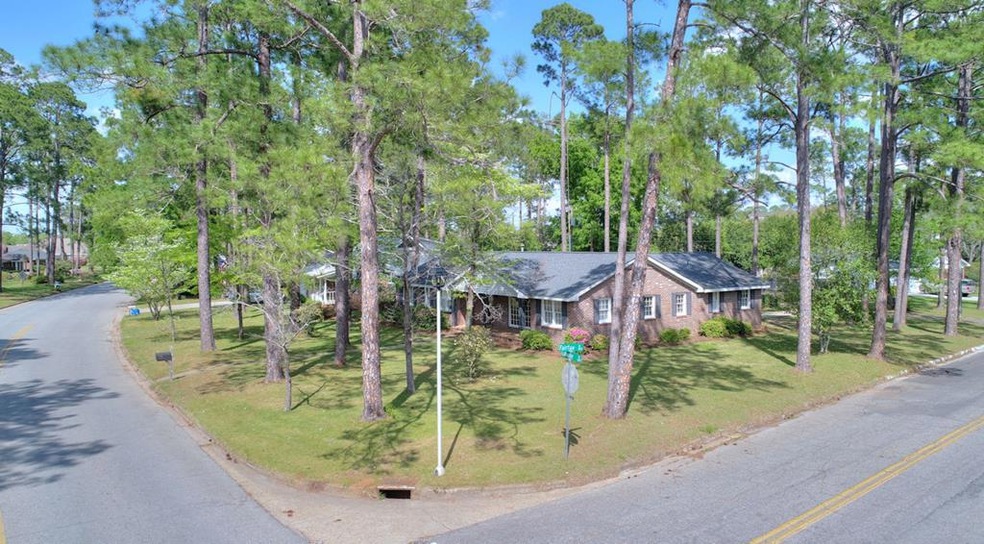 2200 Lullwater Rd, Albany, GA 31707 - photo 1