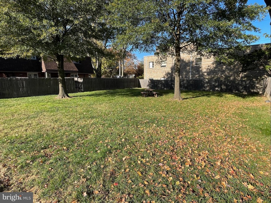 411 W Broad St unit 6, Falls Church, VA 22046 - photo 1