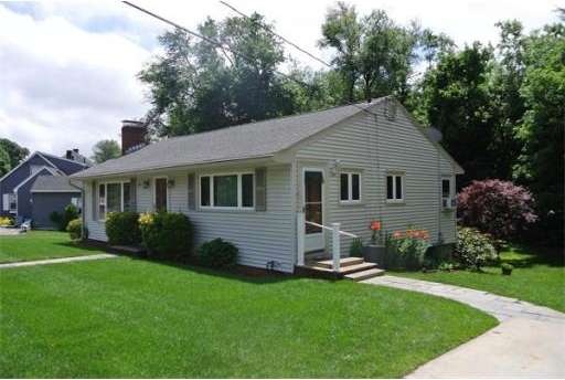 215 Franklin St, Stoneham, MA 02180 - photo 1