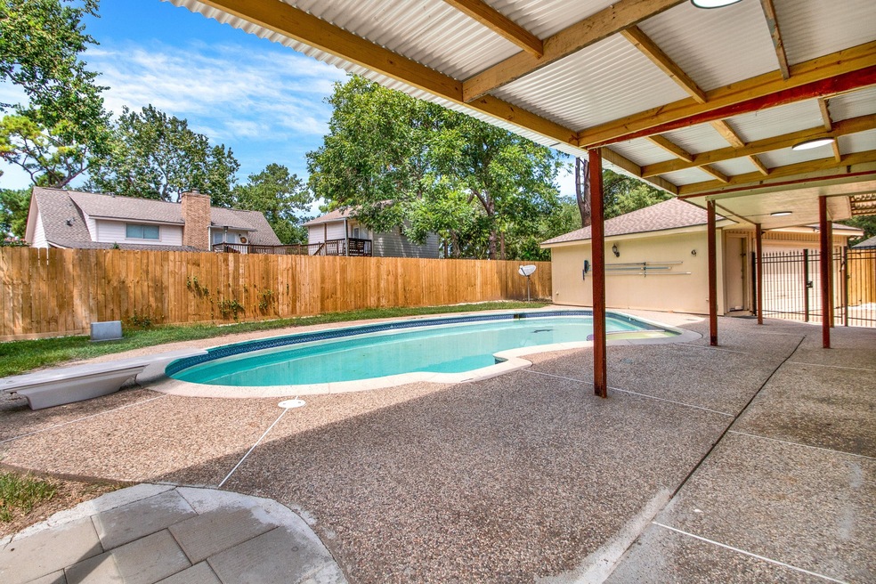 8215 Riverglade Dr, Houston, TX 77095 - photo 1