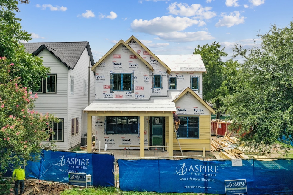 702 E 7th 1/2 St, Houston, TX 77007 - photo 1